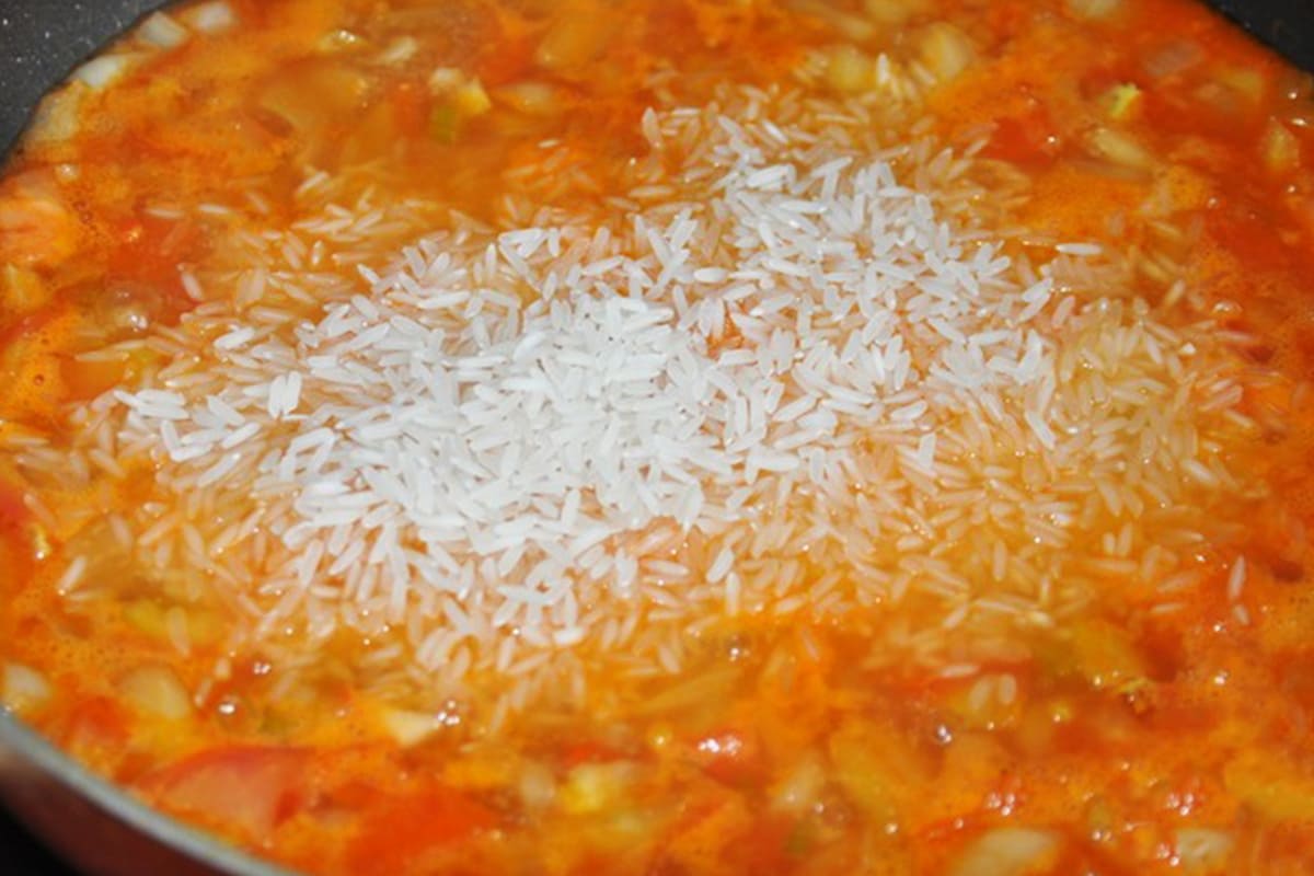 Африканский рис на сковороде по рецепту Джейми Оливера