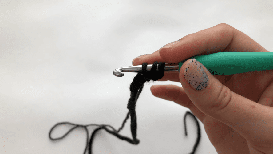Двусторонний скандинавский коврик с геометрическим узором: легкое цветное вязание без протяжек и обрыва нити