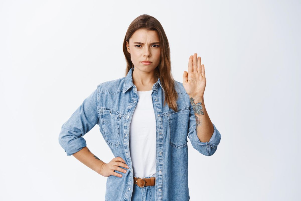https://ru.freepik.com/free-photo/stop-and-quit-it-serious-frowning-woman-raising-hand-to-block-and-show-she-disagree-saying-no-with-confident-face-standing-against-white-background_24877889.htm#query=%D0%BD%D0%B5%20%D1%85%D0%BE%D1%87%D1%83%20%D0%BE%D0%B1%D1%89%D0%B0%D1%82%D1%8C%D1%81%D1%8F&position=18&from_view=search&track=ais&uuid=70399418-2e3a-4ed6-a98b-3b14c15390ac#position=18&query=%D0%BD%D0%B5%20%D1%85%D0%BE%D1%87%D1%83%20%D0%BE%D0%B1%D1%89%D0%B0%D1%82%D1%8C%D1%81%D1%8F